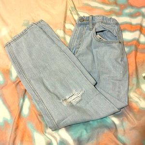 Light baggy ripped jeans